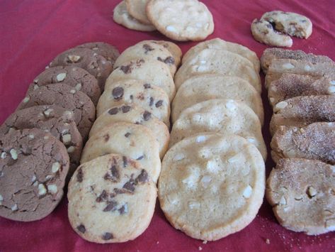 Make “bakeshop” cookies like these in as little as 15 minutes using slice and bake refrigerator cookie dough! These slice and bake cookies are perfect when company drops in or when you need to run warm cookies to a neighbor.   Make the dough ahead of time with three or four different kinds at a time.… Read More »Make Slice and Bake Refrigerator Cookies in 15 Minutes Refrigerator Cookie Dough, Refrigerator Cookies Recipes, Best Chocolate Cookie Recipe, Icebox Cookie Recipe, Slice And Bake Cookies, Refrigerator Cookies, Bake Sale Treats, Peanut Butter Sandwich Cookies, Icebox Cookies