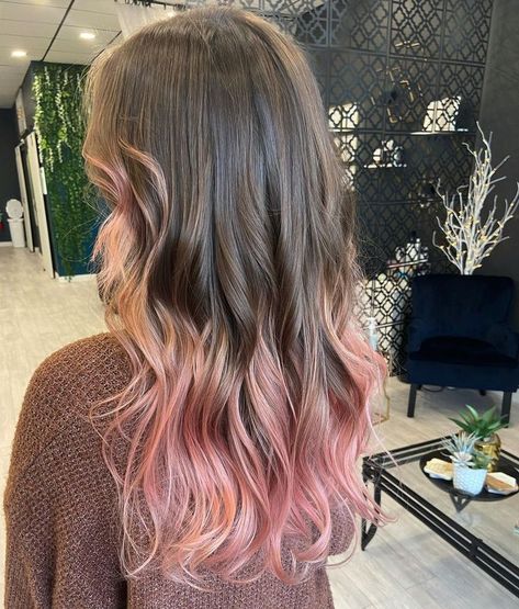 Dip Dye Hair Brunette, Hair Color Ideas Pink, Ombre Hair Colour, Pink Hair Tips, Dyed Ends Of Hair, Brown And Pink Hair, Pink Hair Highlights, Pink Hair Ideas, Long Ombre Hair