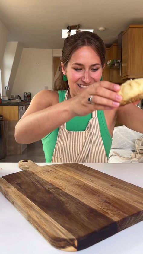 We made some Birria Lamb Lazy Bao Buns/Burrito’s 😁 with Myriad Recipes #burrito #dumpling #bao #birria #birriatacos #comfortfood #tasty #scran | Elburritomonster | Guitarra Flamenca: Domi de Ángeles · Moliendo Café (Guitar) Food Artists, Bao Buns, Recipe Cover, Scrumptious Desserts, Burritos, Weeknight Dinner, Dumplings, Main Course, Buns