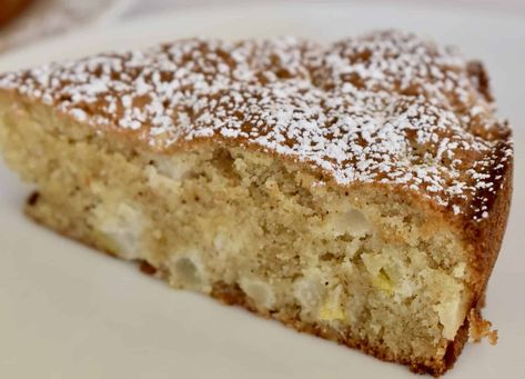 Almond Flour Pear Cake is a deliciously moist, naturally gluten-free cake made with fresh pear and almond flour. #almondflourcake #glutenfreepearcake Almond Flour Pear Cake, Keto Pear Recipes, Pear Cake Gluten Free, Gluten Free Almond Cake, Pear Bread, Healthy Cakes, Almond Flour Cakes, Almond Flour Bread, Pear Dessert