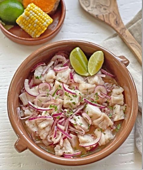 ceviche Peru White Fish Ceviche Recipe, Aji Sauce, Peruvian Ceviche, Pozole Recipe, Ceviche Recipe, Sweet Potato Slices, Red Onion Salad, Peruvian Recipes, Spicy Dishes