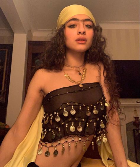 Deba Hekmat, Middle Eastern Beauty, Fiesta Tropical, Arab Fashion, Locs Hairstyles, Hippie Outfits, Divine Feminine, Mode Inspiration, Middle Eastern