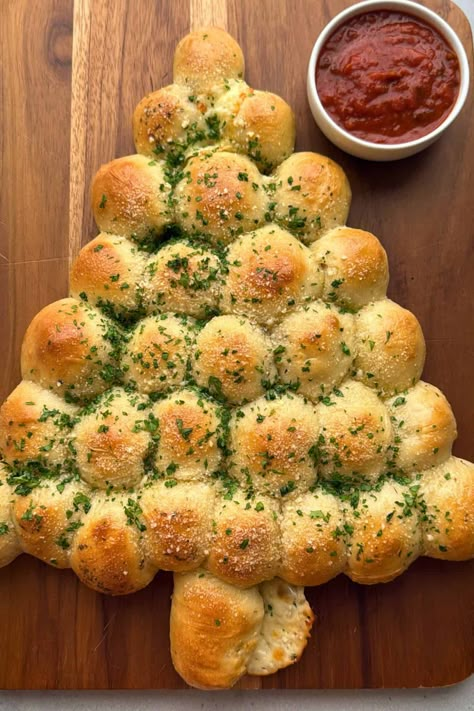 Christmas Tree Pull-Apart Bread Cheesy Christmas Tree Bread, Tree Pull Apart Bread, Christmas Tree Pull Apart, Christmas Tree Pull Apart Bread, Tree Bread, Christmas Tree Bread, Feel Good Foodie, Christmas Recipes Appetizers, Diy Christmas Wreaths