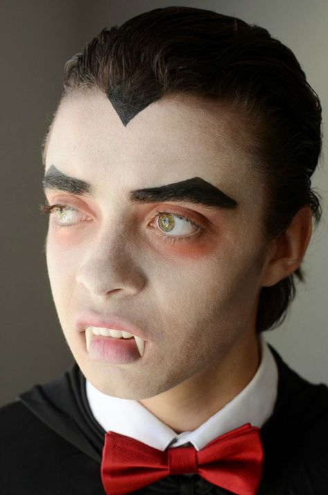 DIY: Movie Monster Make-Up - Go Old School Dracula For Halloween #halloweencostume Dracula Face Paint, Dracula Makeup, Kid Dracula, Vampire Kids, Dracula Costume, Vampire Party, Monster Makeup, Black Vampire, Vampire Makeup