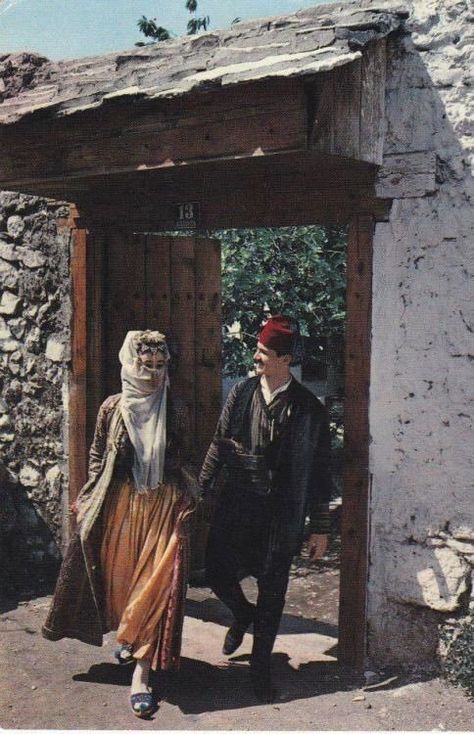 Albanian Culture, Cute Muslim Couples, Arabic Art, Folk Fashion, Ottoman Empire, Vintage Postcards, Old Pictures, Bosnia And Herzegovina, Islamic Art