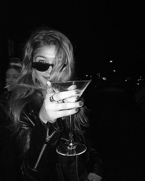 Rockstar Gf, Black And White Aesthetic, Party Girl, Black N White, Star Girl, White Aesthetic, Gossip Girl, It Girl, Martini