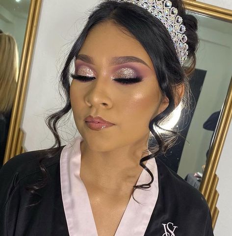 Make Up For Quinceanera Purple, Lilac Quinceanera Makeup Looks, Basic Purple Eyeshadow, Quinceanera Lavender Makeup, Dark Purple Quince Makeup, Quince Makeup Purple And Silver, Lavander Makeup For Quince, Purple Makeup For Quinceanera, Purple Makeup Quinceanera