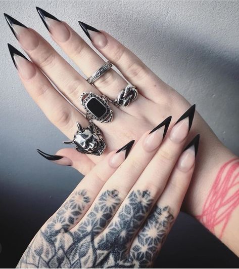 Witch Nails Stilleto, Stilleto Nails Black Tip, Goth Witchy Nails, Black Sharp Nails Design, Black Nails Goth Gothic, Black Nail Designs Witchy, Black Witch Nails Acrylic, Gothic Manicure Ideas, Witchy French Nails