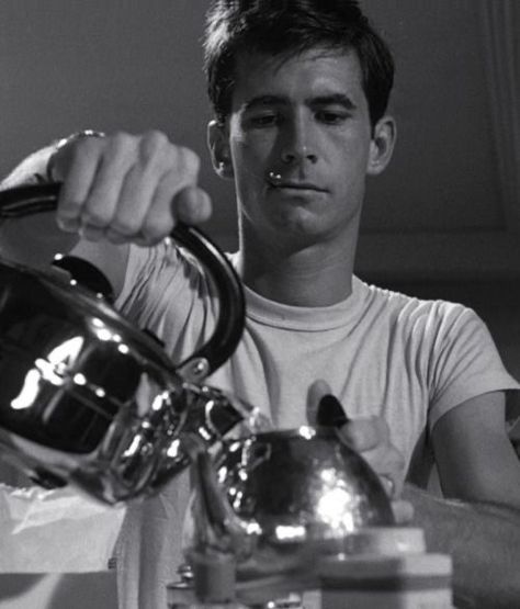 Norman Bates, Anthony Perkins, Hollywood Men, Light Film, I Love Cinema, Bad Friends, Ice And Spice, Hollywood Actor, Old Movies