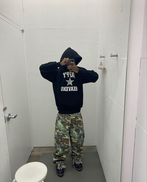 Camo Pants Outfit Men, Goth Autumn, Drip Clothes, Camo Outfit, Camo Pants Outfit, Hoodies Y2k, Tuff Fits, Ootd Streetwear, Hip Hop Hoodies