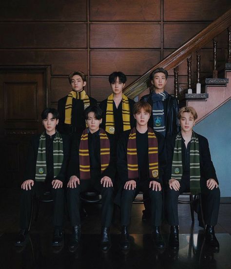 Harry Potter Dp For Whatsapp, Bts Group Picture, V Bts Wallpaper, Bts Group Photos, Bts Playlist, Bts Group, Bts Fans, Bts Lockscreen, Bts Members