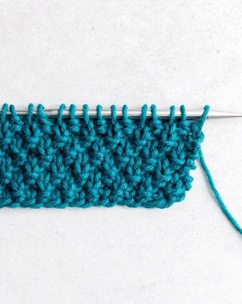 Learn how to knit the moss stitch step-by-step, with tips to avoiding common mistakes and our favorite free moss stitch patterns. Moss Stitch Knitting, Irish Moss Stitch, Moss Stitch Pattern, Stitch Knitting Pattern, Knitting Hacks, Stitch Tutorial, Learn How To Knit, Purl Stitch, Seed Stitch