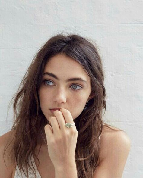 Amelia Zadro Amelia Zadro, The Dark Artifices, Cassandra Clare, Character Inspo, Young Woman, Pretty Face, Blue Eyes, Face Claims, Character Inspiration