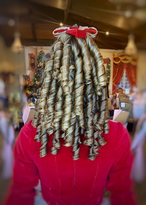 Clara Nutcracker curls Clara Nutcracker Hairstyle, Clara Hairstyle Nutcracker, Sausage Curls Hairstyles, Ringlet Curls Hairstyles, Clara Nutcracker, Big Curls For Long Hair, Hair Plopping, Ringlet Curls, Big Curls