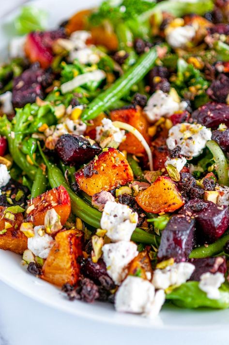 Green Bean Recipes Salad, Beet Recipes Breakfast, Beets Recipe Roasted, Roast Veggie Salad, Sweets And Beets Salad, Beet Salad Meal Prep, Golden Beet Recipes, Side Salads For Dinner, Spinach Beet Feta Salad