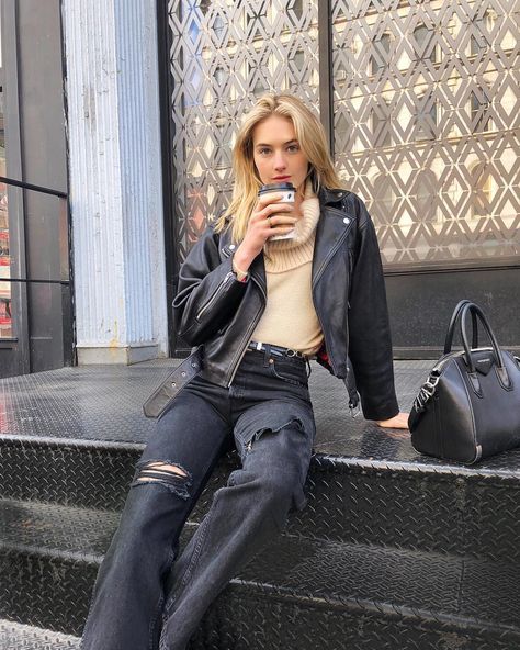 Sanne Vloet Style, Sanne Vloet, Models Outfits, V Model, Outfit Inspiration Women, Vs Models, Model Outfits, Street Style Looks, Preppy Outfits