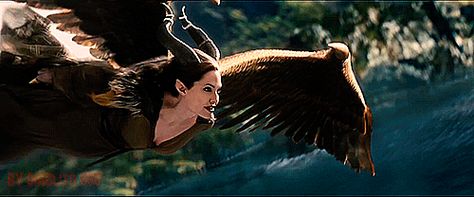 angelina jolie maléfique gif Fly Gif, Wings Sketch, Maleficent Movie, Angelina Jolie Maleficent, Disney Live Action Movies, Disney Maleficent, Scarlet Witch Marvel, Live Action Movie, Disney Live Action