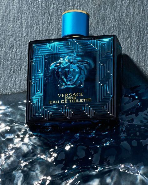 Versace Perfumes, Perfume Business, Citrus Perfume, Men Gift Basket, Versace Perfume, Best Perfume For Men, Best Fragrance For Men, Men's Fragrance, Warm Fragrance