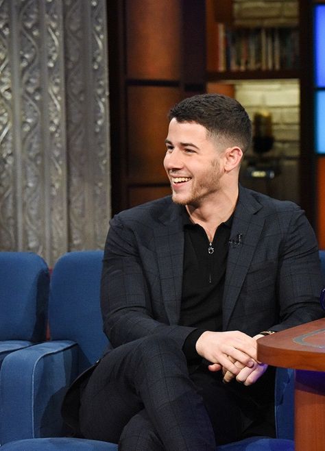 Nick jonas Nick Jonas Buzzcut, Nick Jonas Hair, Boys Buzz Cut, Nick Jonas Haircut, Men Buzz Cut, Buzzcut Hairstyles, Ferdinand Movie, Crew Cut Hair, Buzz Cut For Men