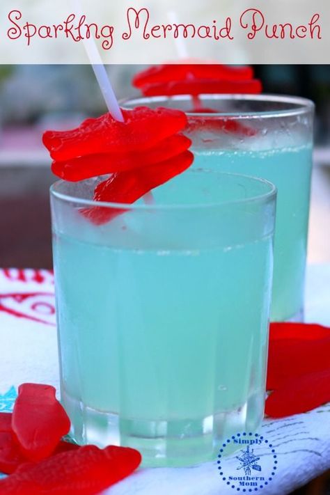 Sparkling Mermaid Punch is the perfect summer recipe! With only three ingredients it's a fun addition to a Under the Sea, Pirate or  Princess Birthday Party. Can be mixed up in around five minutes too! Under The Sea Brunch, Mermaid Brunch, Birthday Party Food For Adults, Mermaid Punch, Mermaid Lemonade, Birthday Cake Easy, Party Food For Adults, Mermaid Drink, Southern Mom