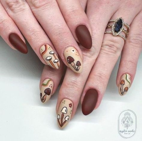 Black Nails With Mushroom, Short Acrylic Nails Mushroom, Brown Mushroom Nail Art, Mush Room Nails, Acrylic Nails Mushroom Designs, Mushroom Themed Nails, Mushroom Inspired Nails, Brown Mushroom Nails, Mushroom Almond Nails