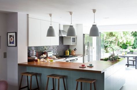 Not too bright but not too dark either, gray is the perfect shade Small U Shaped Kitchens, Kitchen Open Plan, Small U Shaped Kitchen, Corner Kitchen Pantry, Bistro Kitchen, Subway Tile Kitchen, London Kitchen, Kitchen Open, U Shaped Kitchen