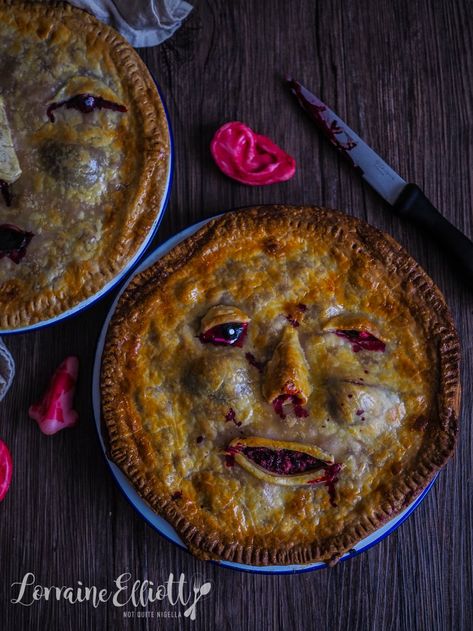 Cranberry Pies, Sea Monster Design, Halloween Pies, Turkey And Cranberry, Scary Halloween Food, Halloween Food Ideas, Tiny Boat, Cranberry Pie, Halloween Food Desserts