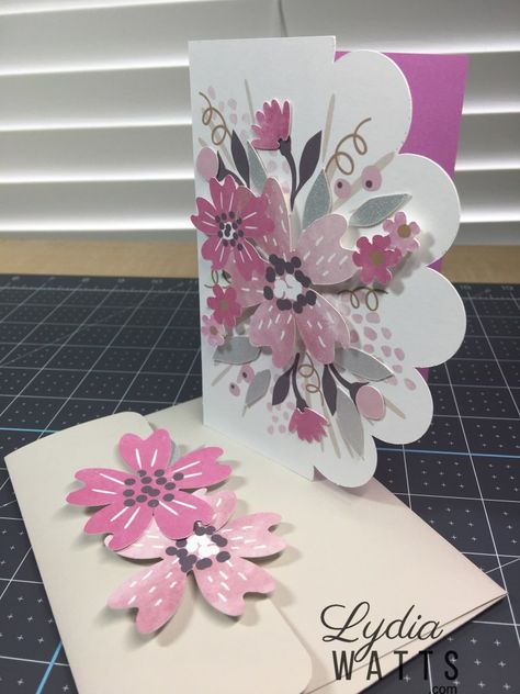 Cricut Access Project: Floral Mother's Day Card • Lydia Watts Cricut Cards Mothers Day, Cricut Floral Cards, Cricut Floral Designs, Cricut Mothers Day Cards Free Svg, Cricut Cards Ideas Cardmaking, Cricut Mothers Day Cards, Mothers Day Cricut Ideas, Cricut Explore Air 2 Projects, Cricut Mothers Day