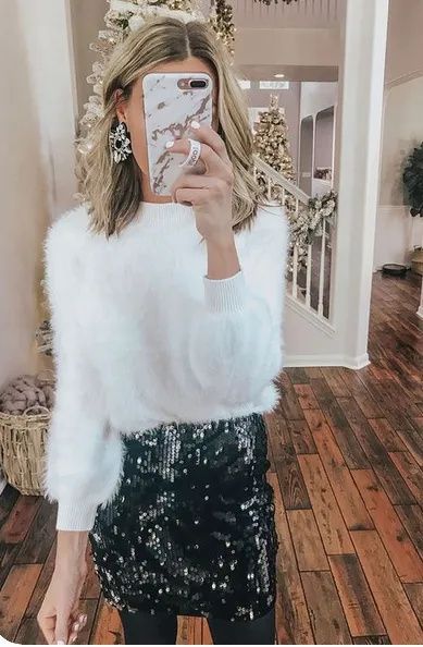 White Faux fur shirt and blue Sequins skirt | Looking for classy Christmas party outfits ideas?  Get chic and formal holiday party dresses, chic Christmas skirts and Xmas holiday pants with sequin sparkle. Get ideas for pretty Christmas outfit and Christmas classy style. Perfect for winter and the 2020 holiday season. #christmaspartyoutfits #christmasoutfitideas #classychristmasoutfits #holidayoutfits Simple Christmas Outfits, Christmas Outfits Dressy, Christmas Outfit Inspiration, New Years Eve Outfits Parties, Outfit Holiday, Holiday Outfits Christmas, Outfit 2020, Outfits New Year, Outfits Dressy