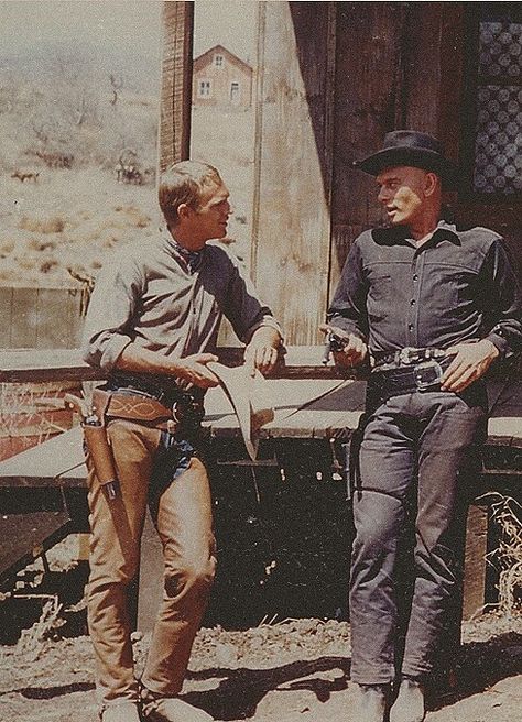 Steve McQueen and Yul Brynner in The Magnificent Seven 1960 Magnificent Seven 1960, Western Spaghetti, Steven Mcqueen, Magnificent Seven, Yul Brynner, The Magnificent Seven, Film Vintage, Steve Mc, Wilde Westen