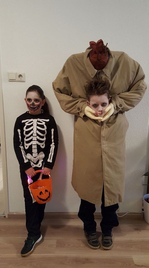 Halloween 2017. My son asked me to make him a headless man costume, turned out pretty good! Headless Man Costume, Headless Halloween Costume, Headless Costume, Invisible Man Costume, Headless Man, Dress Up Boxes, Invisible Man, Halloween 2023, Halloween 2017