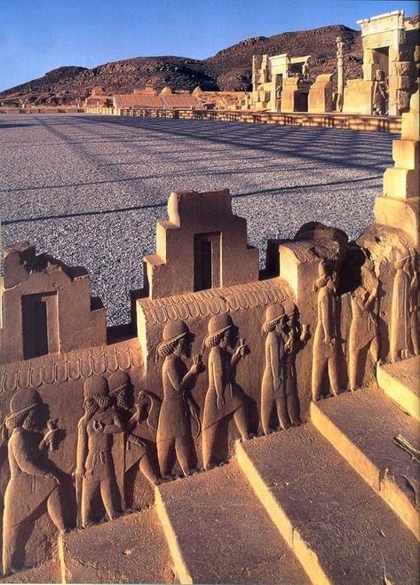 UNESCO World Heritage site A 2500-year-old staircase in #Persepolis, the ceremonial capital of ancient Persians. It depicts a parade of Persians and Medians going toward Apadana Palace. #هخامنشی #پرسپولیس #تختجمشید #پرشیا #ایران #Persia #Iran Bagdad Iraq, Iran Persepolis, Persepolis Iran, Cyrus The Great, Shiraz Iran, Iranian Architecture, Persian Architecture, Ancient Persia, Persian Empire