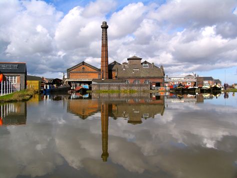 Ellesmere Port Boat Museum. Cruise from Wrenbury Mill to Ellesmere Port and return in 7 nights. www.abcboathire.com British Canals, Ellesmere Port, Cheshire England, Boat Life, Industrial Architecture, Canal Boat, Days Out, Places To Visit, Favorite Places