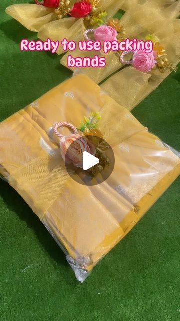 Suit Packing Ideas, Suit Packing Ideas Wedding, Dress Packing Ideas, Saree Packing, Trousseau Packing, Wedding Gift Pack, Creative Wedding Gifts, Gifts Wrapping, Packing Clothes