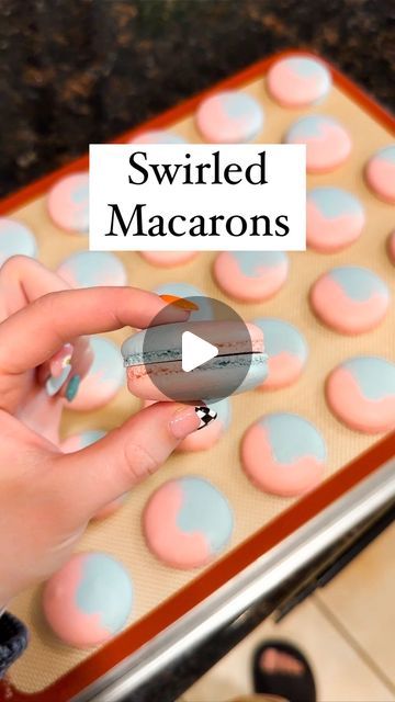 Sadie | French Macaron Recipes + Tips on Instagram: "Swirled Macarons/Split Batch Tutorial!  If you simply want to split a batch into multiple colors, you can absolutely omit the burrito steps and just put your colors into their own piping bags. I hope this helps!  Colors: @americolor deep pink and periwinkle  Let me know if you have any questions below👇🏻   #macarons #macaronstime #glutenfree #frenchmacarons #macaronshells #macaronart #bakingtherapy #bakingvideos #macaronstagram #macaronvideo #macaronlove #meringue #bakingfun #womanowned #sweetcuisines #foodart #pastryporn #instapastry #foodblogfeed #bakingreels #reelfun #trendingaudio" Macaron Decoration, Macaron Recipes, Pink Macarons, French Macarons Recipe, French Macaron, Baking Videos, Kids Treat, Macaron Recipe, Color Swirl