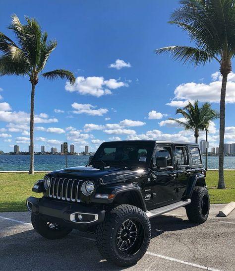 Jeeps Wrangler Black, Jeep Wrangler All Black, Rubicon Jeep Black, Black Jeep Aesthetic, Jeep Vision Board, Black Jeep Wrangler Aesthetic, Jeep Car Aesthetic, Jeeps Aesthetic, Black Jeep Rubicon