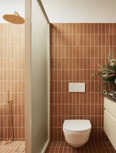 Orange Tile Bathroom, Terracotta Bathroom Tiles, Terracotta Tile Bathroom, Terracotta Bathroom, Wallpaper Decor Ideas, Ideas For Bathrooms, Wallpaper Design Ideas, Space Divider, Terracotta Tile