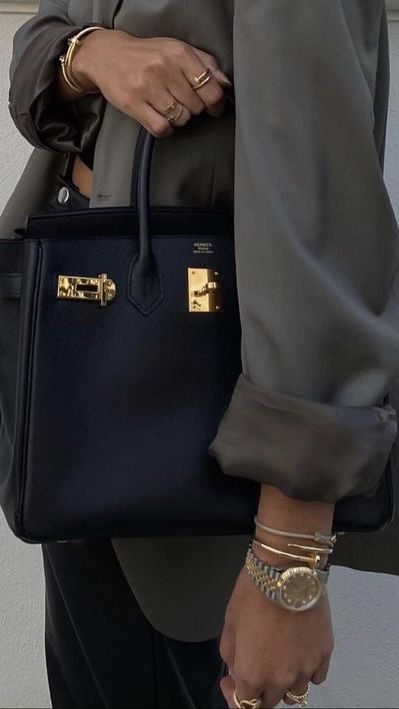 Birkin 25 Outfit, Architect Vibes, Hermes Aesthetic, Hermes Evelyne Iii, Ultra Mini Uggs, Rare Handbags, Style On A Budget, Hermes Fashion, Mini Outfit