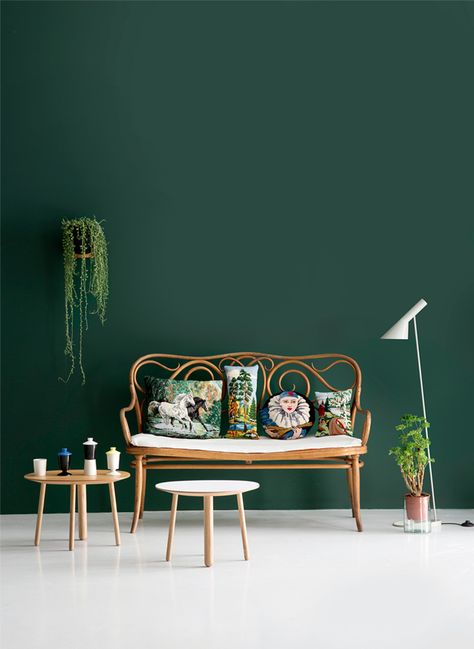 50 Shades of Green Home Decor - The Cottage Market Farrow And Ball Kitchen, Ruangan Studio, Green Painted Walls, Paint Trends, Dark Green Walls, Green Walls, Green Interiors, Design Del Prodotto, Green Rooms