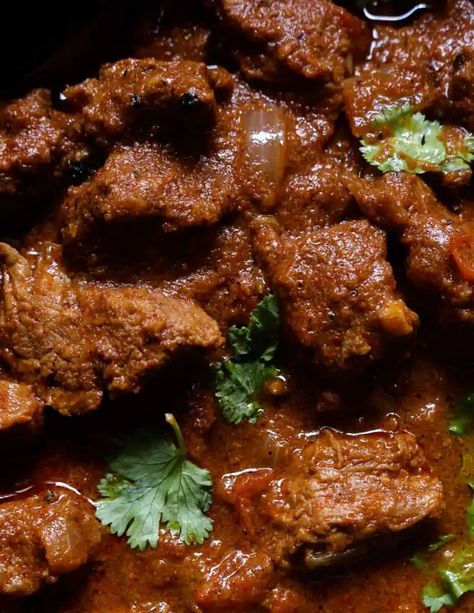 Beef Kerala Recipes, Beef Recipes Indian, Indian Beef Curry, Top Round Steak Recipes, Beef Vindaloo, Vindaloo Curry, Vindaloo Recipe, Indian Beef Recipes, Round Steak Recipes