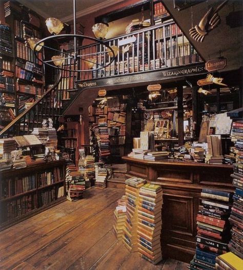 Bookstore from Harry Potter series - Flourish and Blotts was first established in Diagon Alley in the year of 1454 Lots Of Books, Books Decor, Dream Library, Beautiful Library, Diagon Alley, Dream Pop, Home Libraries, Harry Potter Aesthetic, Home Library