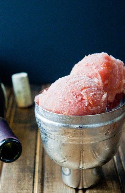 Wine Ice Cream Recipe, Sugar Free Sorbet, Boozy Milkshake Recipes, Peach Moonshine, Sorbet Dessert, Wine Ice Cream, Easy Impressive Dessert, Watermelon Sorbet, Peach Wine