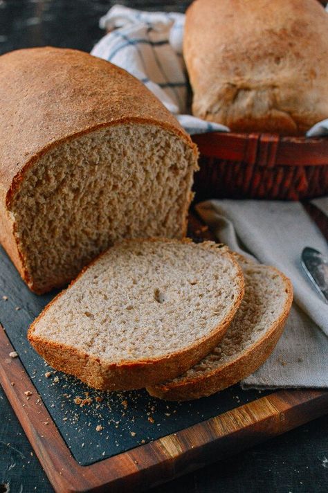 Colorful Bread, Wholemeal Bread, Wheat Bread Recipe, Wheat Recipes, Yeast Breads, Loaf Of Bread, Yeast Bread, Whole Wheat Bread, Woks