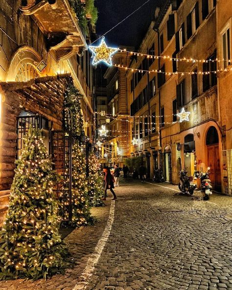 Christmas in Rome Christmas In Rome, Rome Winter, Christmas In Italy, Christmas In Europe, Rome City, Italy Map, Italy Vacation, Xiamen, Best Places To Travel