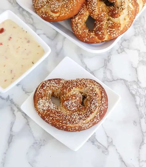 Sourdough Soft Pretzels - Baking Sense® Sourdough Pretzels, Sourdough Starter Discard Recipe, Homemade Soft Pretzels, Sourdough Starter Recipe, Baking Bread Recipes, Pretzels Recipe, Sourdough Baking, Soft Pretzels, Starters Recipes