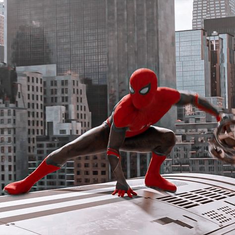 Andrew Garfield Pfp, Garfield Pfp, Peter Parker Tom Holland, Spiderman Poses, Peter Spiderman, Amazing Spiderman Movie, Marvel Comics Superheroes, Spiderman Movie, Tom Holland Spiderman