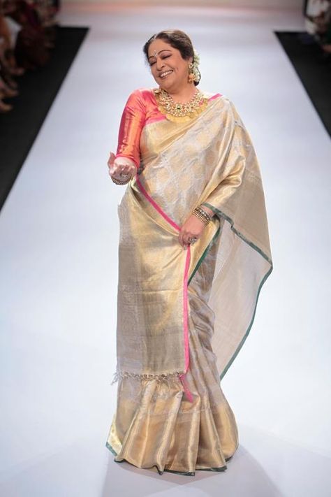 kiro kher Kirron Kher, Classy Saree, Tissue Sarees, Personal Fashion Stylist, Saree Gown, Indian Saree Blouse, Bridal Silk Saree, Looks Party, Embroidery Saree