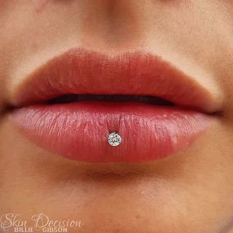 Read these lips this piercing is gorgeous Check out this inverted lip piercing done by @billie.the.queer.piercer Be you! Bottom Lip Piercing Jewelry, Lip Piercing Names, Guys With Lip Piercings, Different Lip Piercings, Middle Lip Piercing Diamond, Middle Lip Piercing, Lip Piercing Ring Side Stud, Snakebite Jewelry Lip Piercings, Lip Piercing Lipstick & Gloss