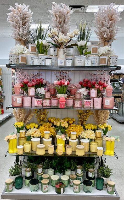 Candle Shop Display, Candle Merchandising, Florist Shop Interior, Candle Making Shop, Tj Maxx Decor, Gift Shop Interiors, Flower Shop Display, Candles And Flowers, Garden Center Displays