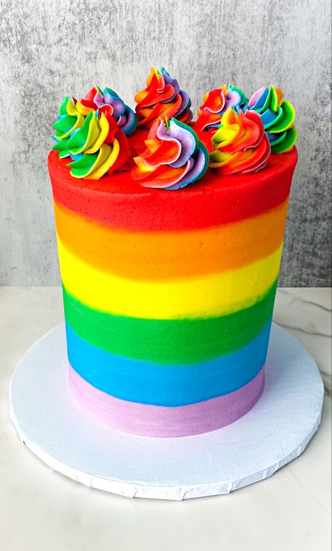 Pride Birthday Cakes, Pride Cakes Ideas, Lgbtq Cake Ideas, Pride Cupcakes Rainbow Cakes, Rainbow Cake Inside, Tie Dye Birthday, Mini Tortillas, Rainbow Theme, Boy Birthday Cake